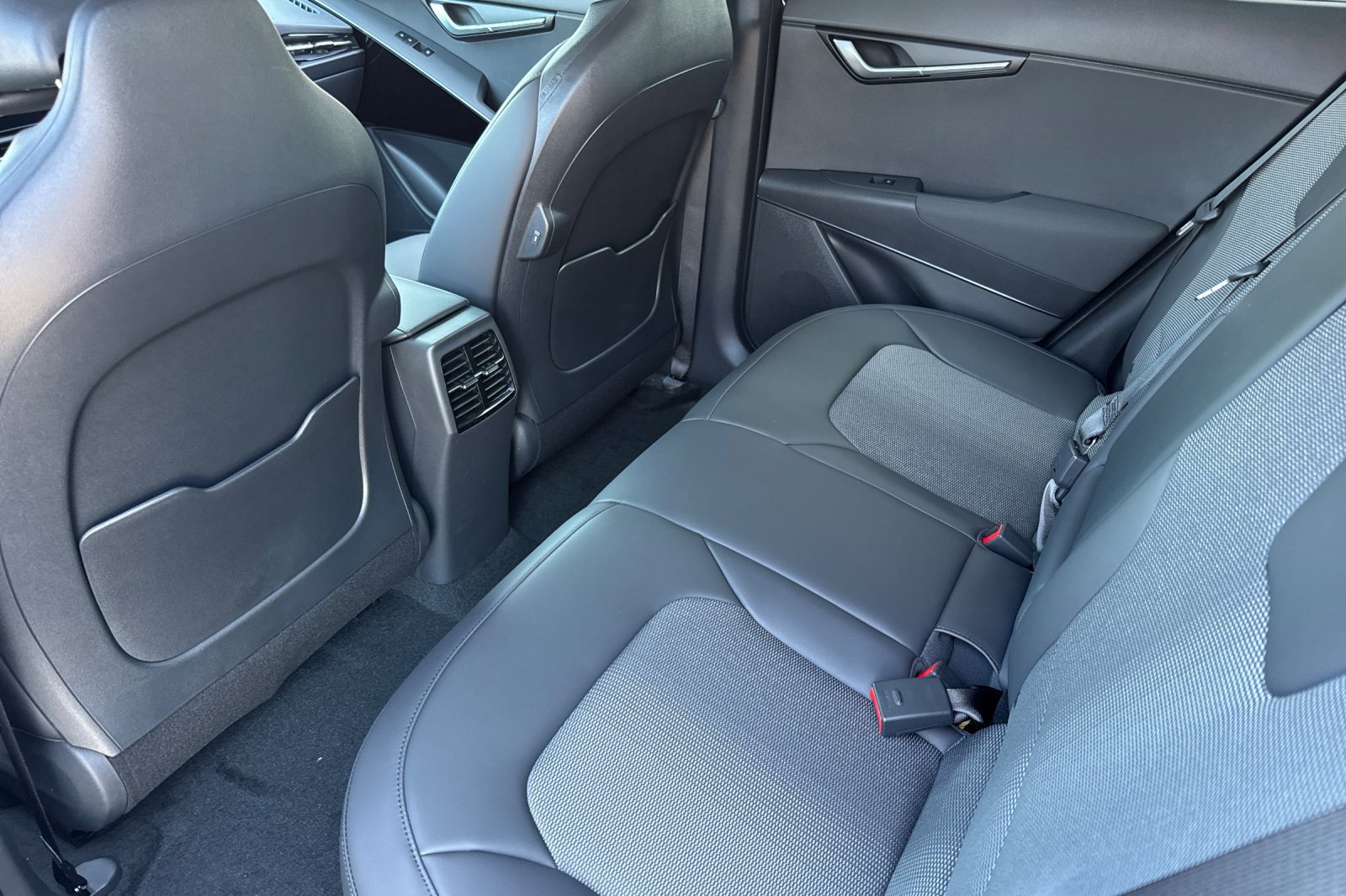 New 2026 Kia Niro Wind FWD image 12