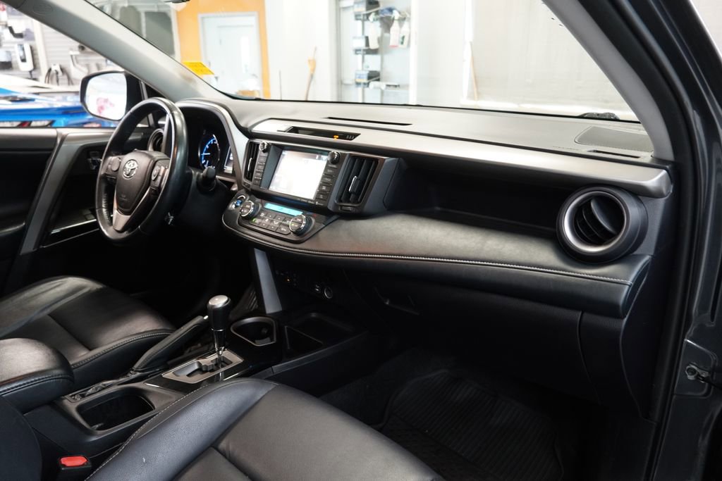 Used 2018 Toyota RAV4 Limited w/ All Weather Liner Package image 37