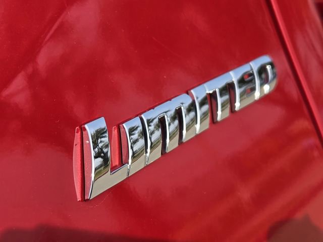 Used 2022 Toyota Tacoma Limited image 11