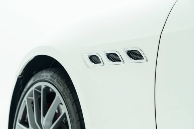 Used 2017 Maserati Quattroporte GTS GranSport RWD image 21