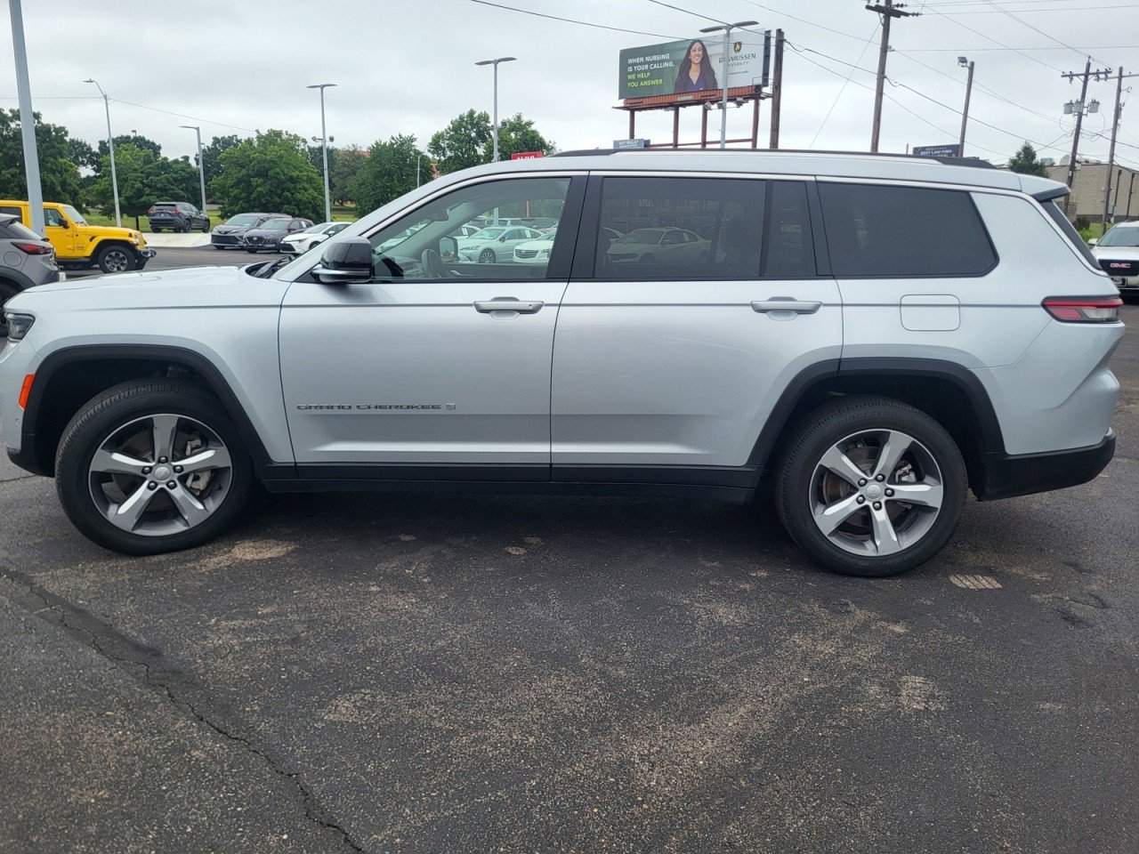 Used 2021 Jeep Grand Cherokee L Limited w/ Luxury Tech Group II image 25