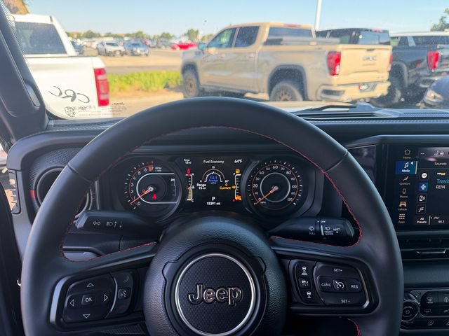 Used 2024 Jeep Gladiator Rubicon w/ Convenience Group AWD/4WD image 16