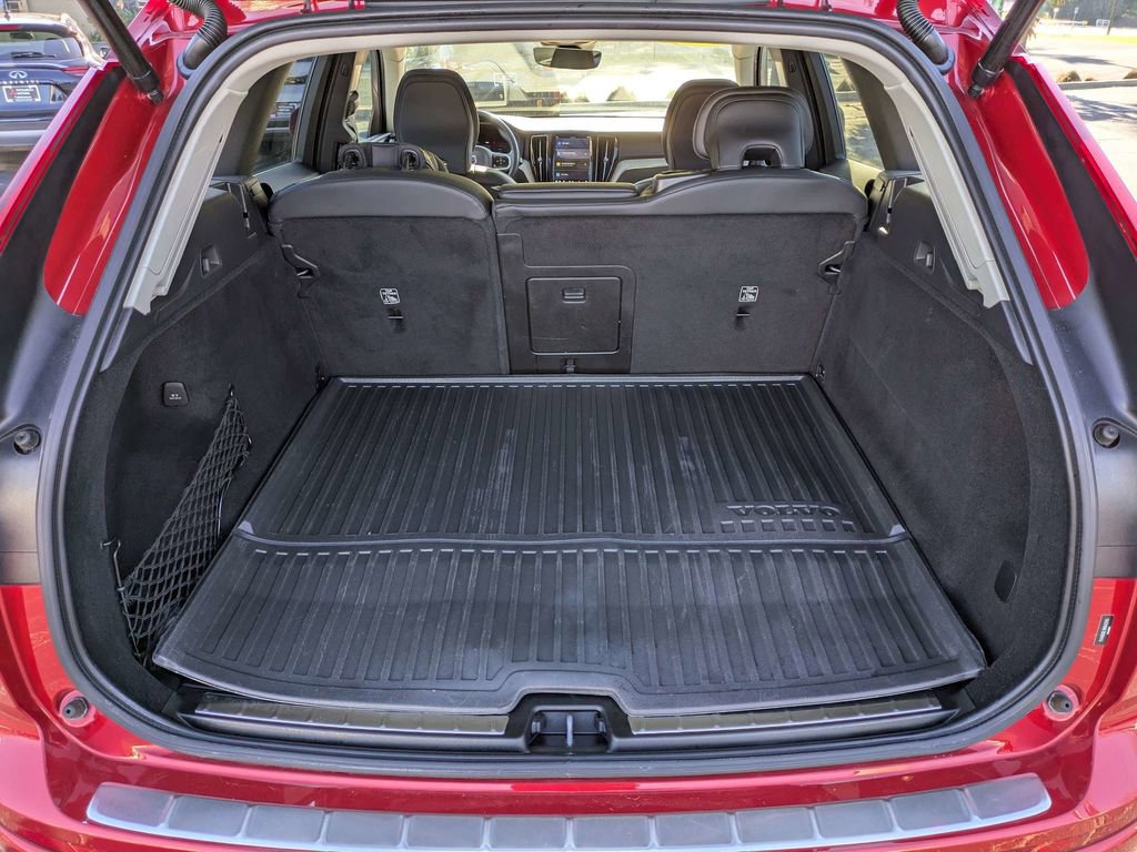 Used 2022 Volvo XC60 T8 Inscription w/ Advanced Package image 13