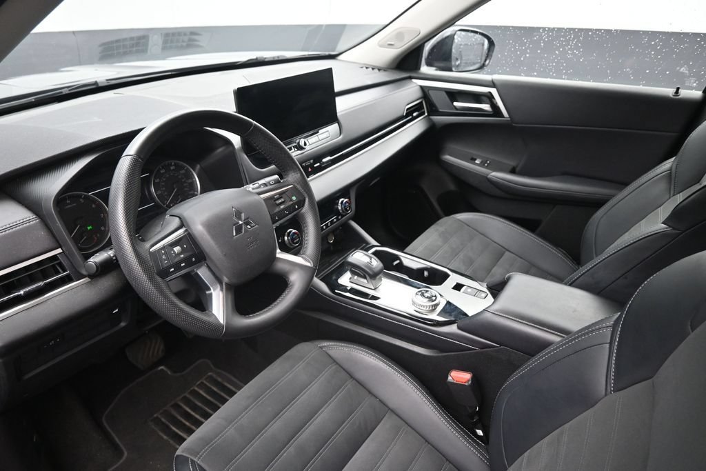 Used 2025 Mitsubishi Outlander SE AWD/4WD image 20
