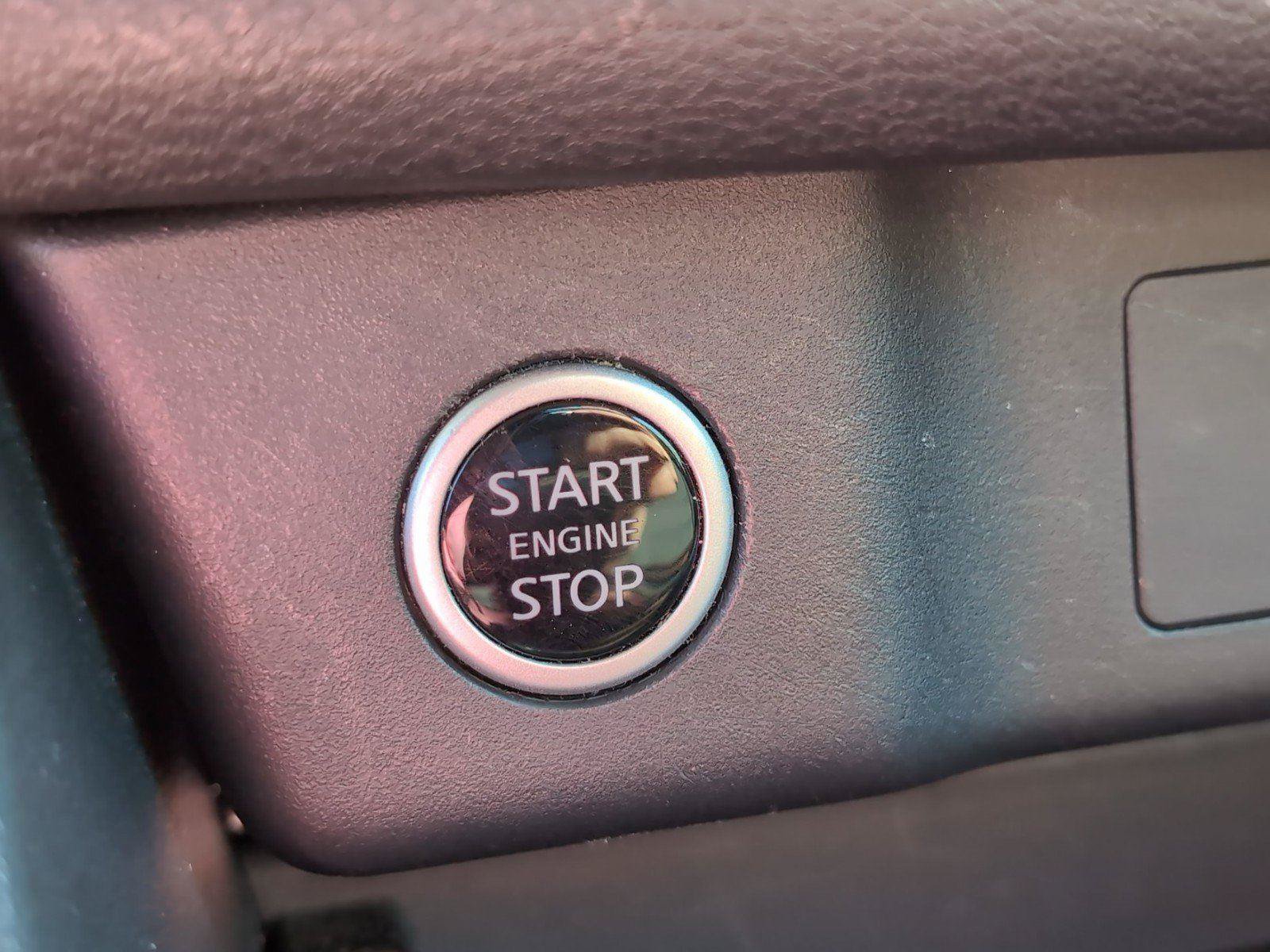 Used 2023 Nissan Rogue S FWD image 26