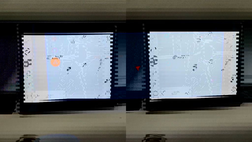 Used 2023 Land Rover Defender 110 X-Dynamic SE image 20