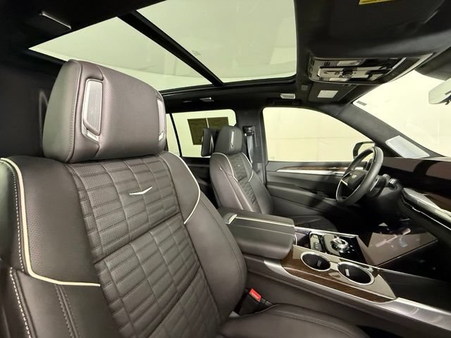 Certified 2025 Cadillac Escalade ESV Sport Platinum w/ LPO, ONYX Package AWD/4WD image 33