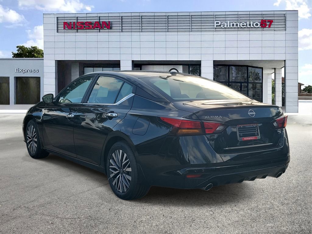 Used 2025 Nissan Altima 2.5 SV w/ SV Premium Package FWD image 4