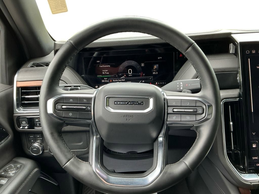 Used 2025 GMC Yukon Denali AWD/4WD image 12