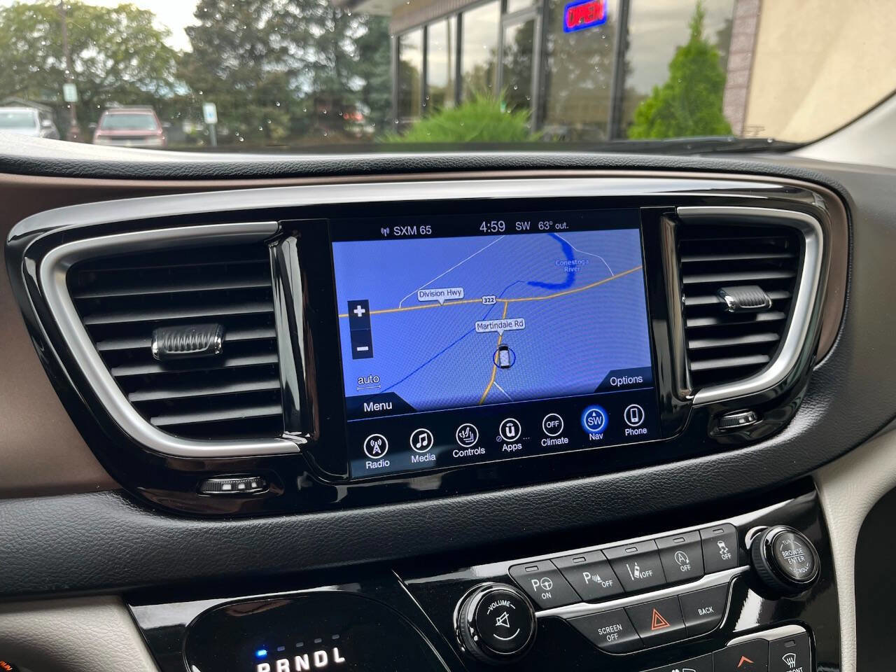 Used 2017 Chrysler Pacifica Touring-L Plus w/ Advanced Safetytec Group image 31