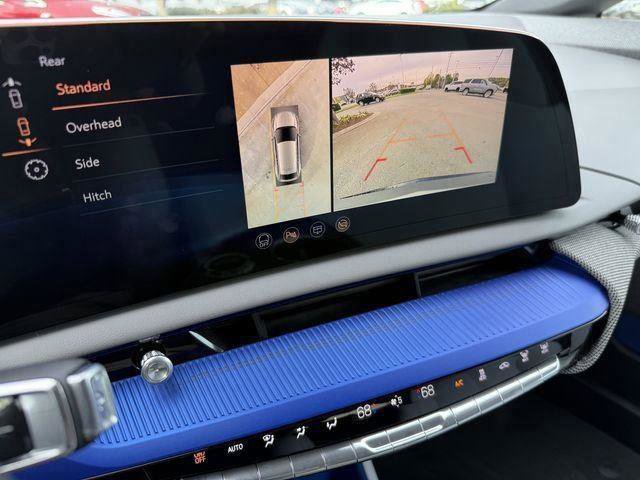 New 2025 Cadillac Optiq Luxury 1 image 19