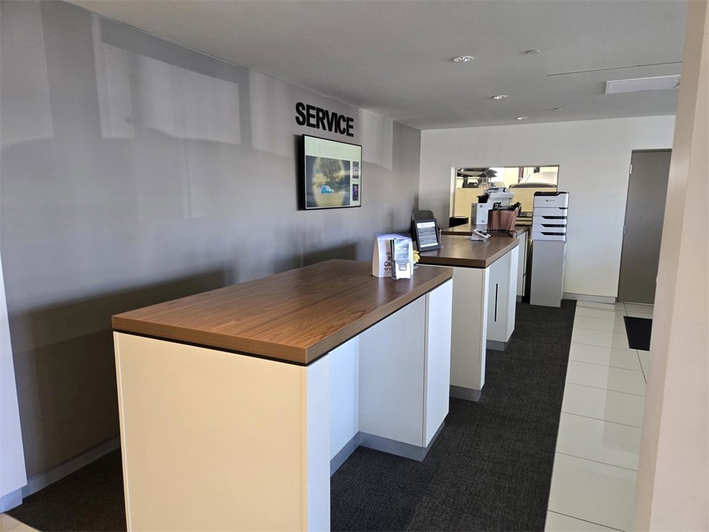 New 2025 Land Rover Defender 130 X-Dynamic SE image 22