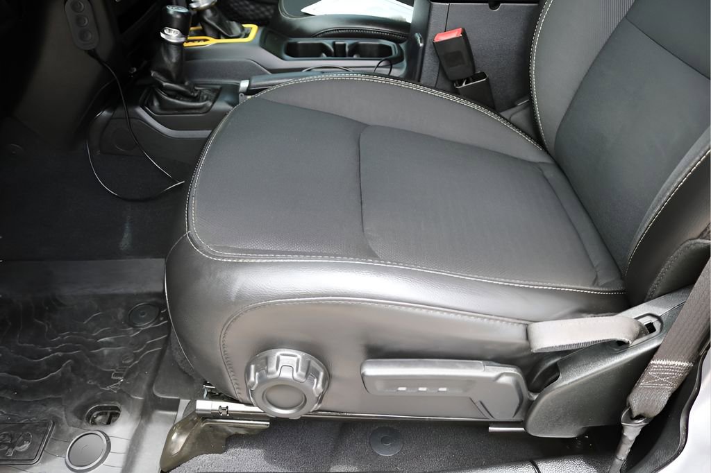 Used 2020 Jeep Wrangler Unlimited Sport AWD/4WD image 12