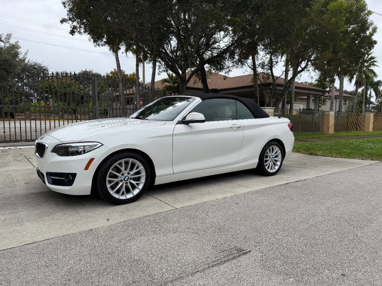 Used 2016 BMW 228i Convertible image 3