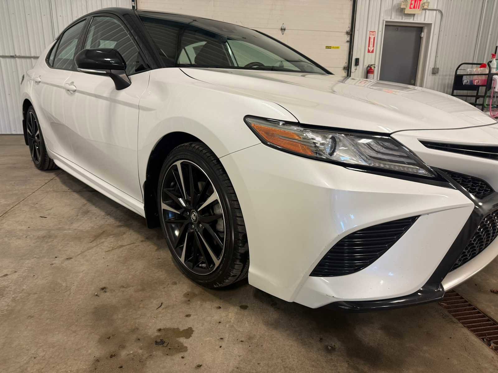 Used 2019 Toyota Camry XSE w/ Navigation Package image 10