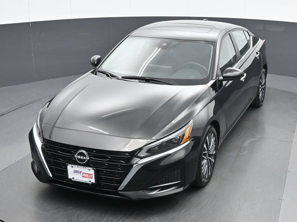 Used 2024 Nissan Altima 2.5 SV w/ SV Premium Package FWD image 16