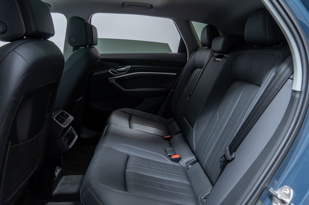 Used 2024 Audi Q8 e-tron Premium image 26