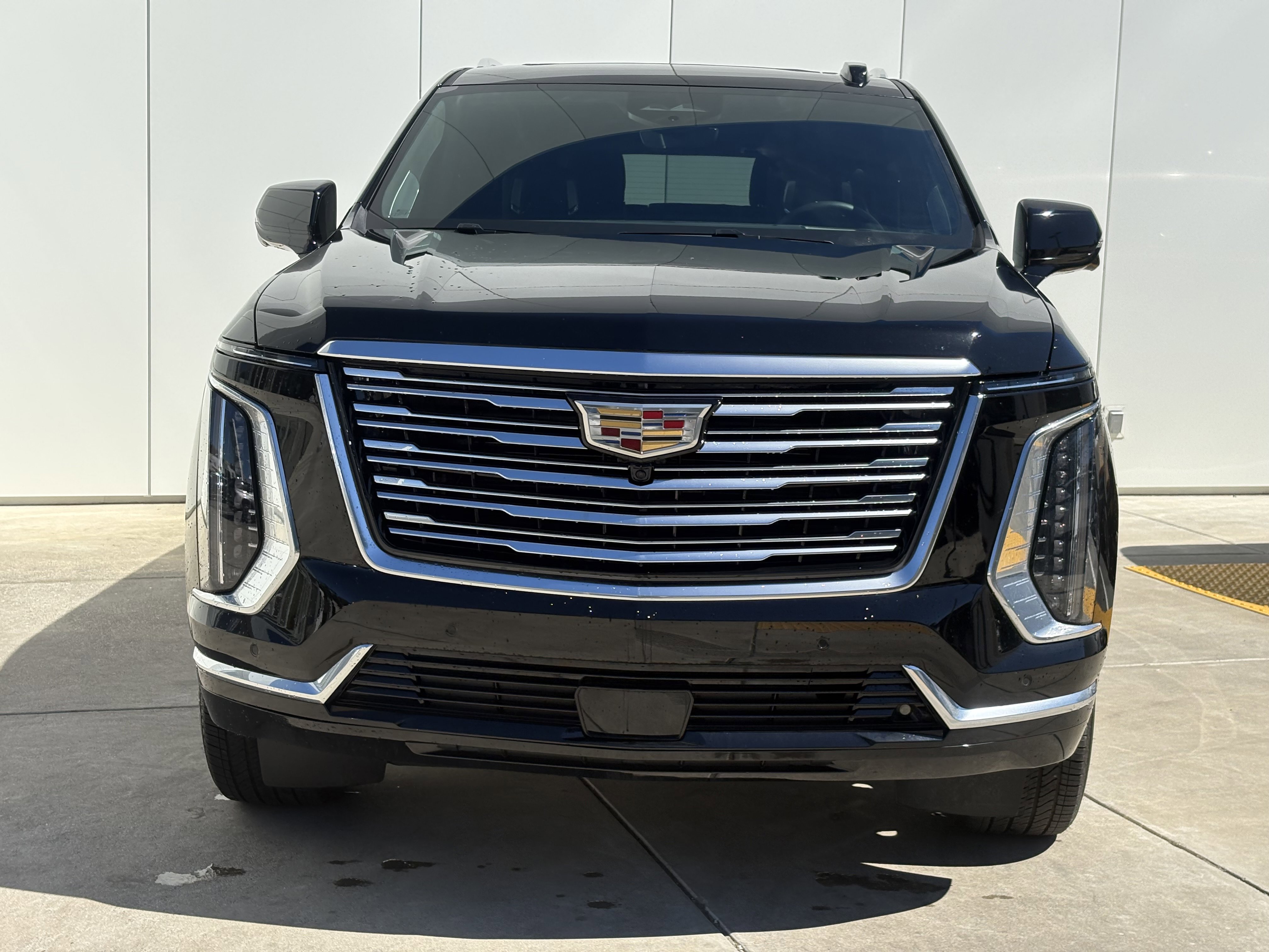 Certified 2025 Cadillac Escalade Premium Luxury Platinum image 3
