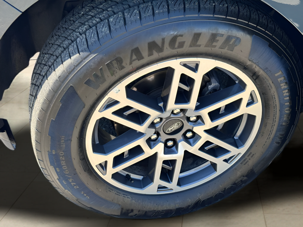 Used 2025 Ford Expedition Max Active RWD image 9