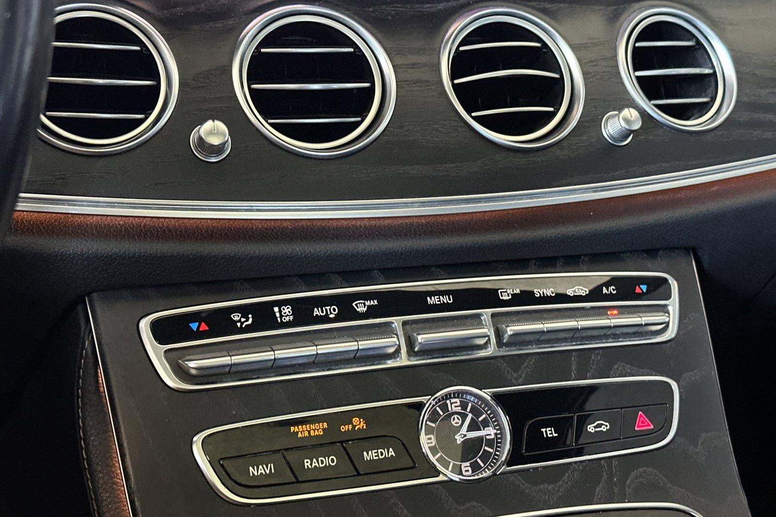 Used 2019 Mercedes-Benz E 300 w/ Premium 1 Package image 17