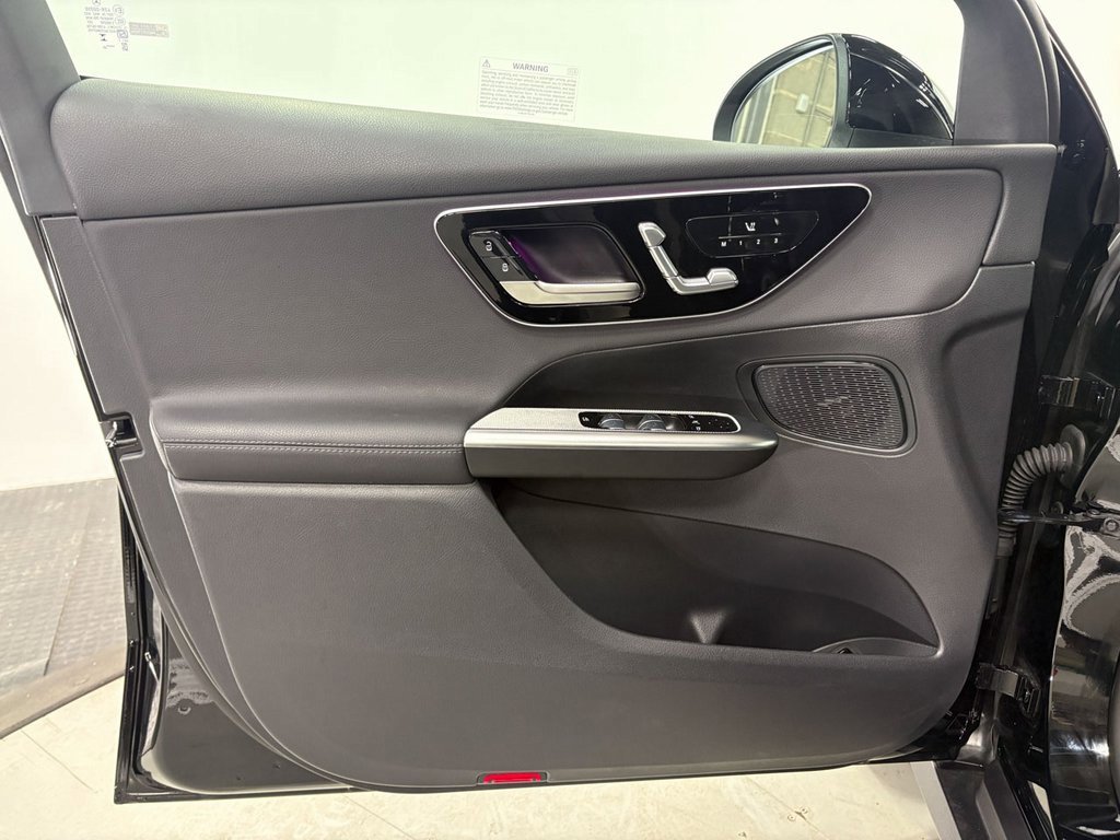 Certified 2025 Mercedes-Benz GLC 300 4MATIC image 5