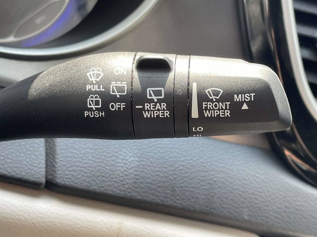 Certified 2024 Chrysler Pacifica Touring-L FWD image 32