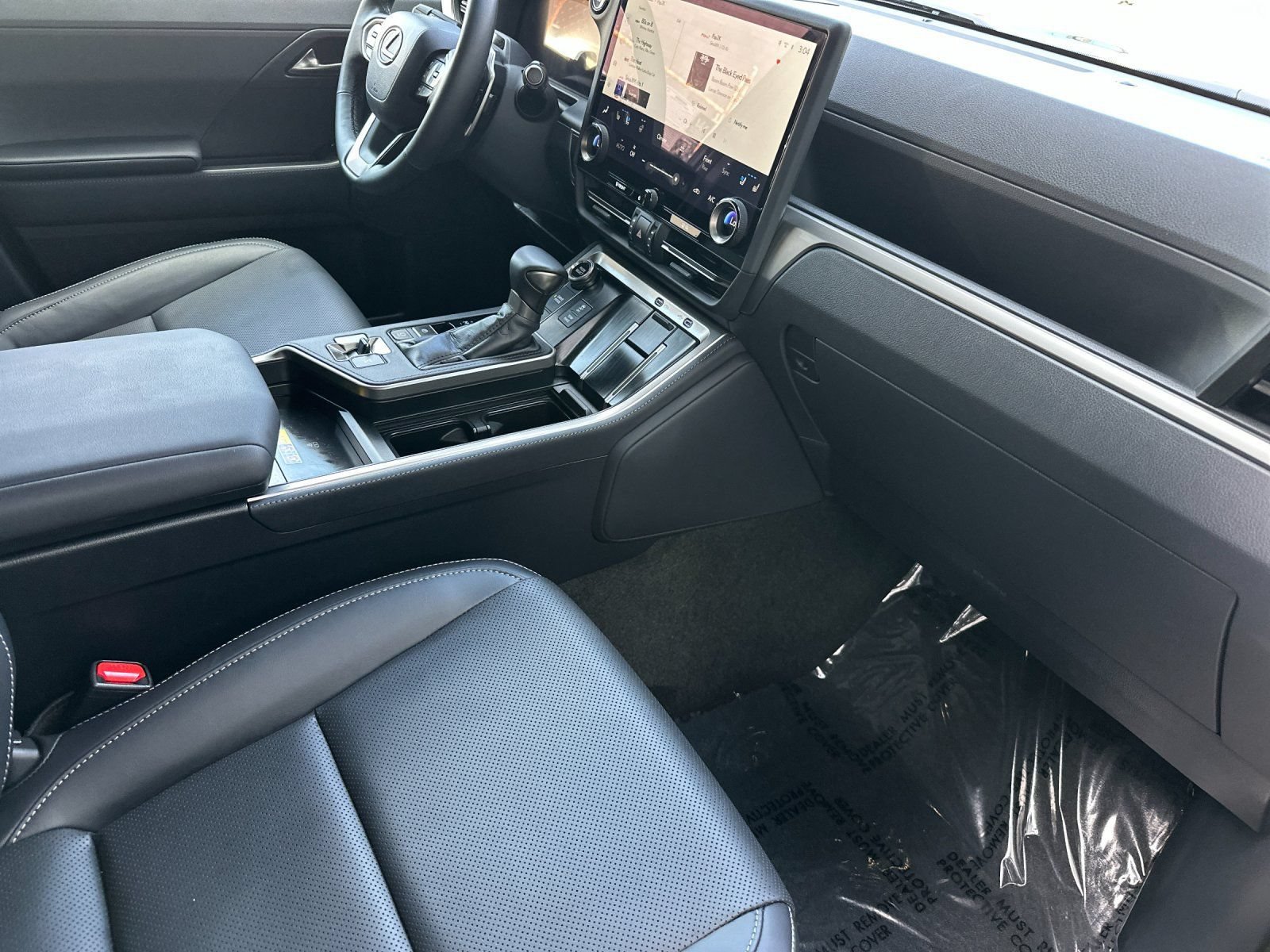 Used 2025 Lexus GX 550 w/ Accessory Package (31) AWD/4WD image 19