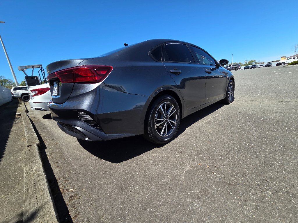 Used 2022 Kia Forte LXS FWD image 8