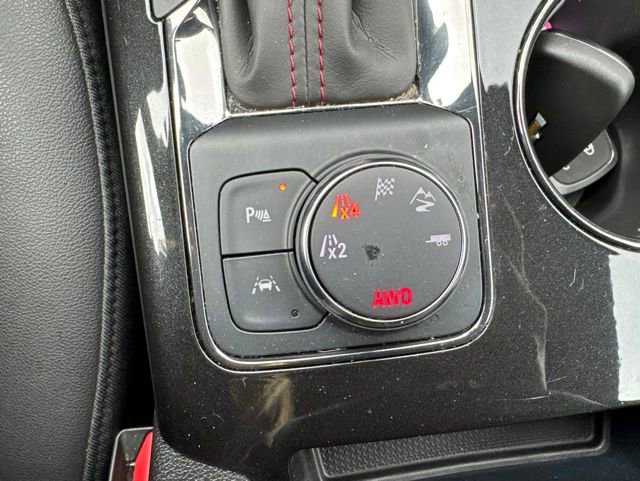 Used 2025 Chevrolet Blazer RS w/ Enhanced Convenience Package AWD/4WD image 19
