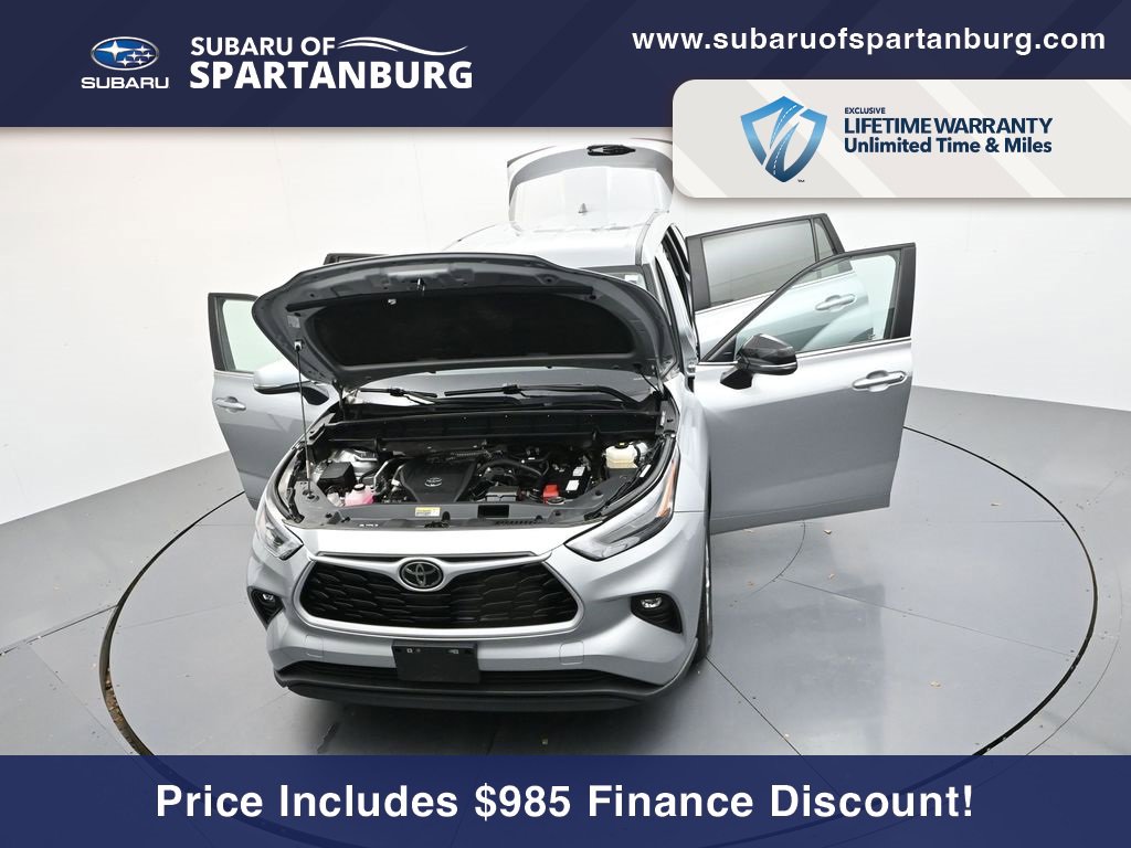 Used 2024 Toyota Highlander LE image 33