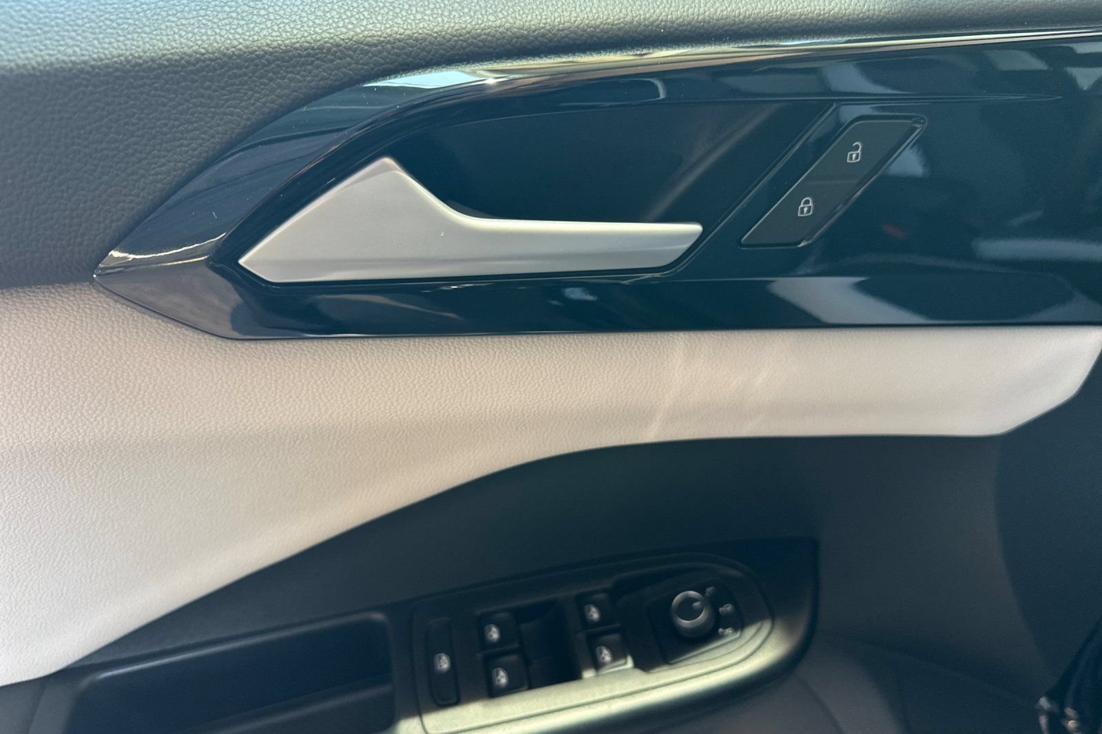 New 2026 Volkswagen Taos S FWD image 9