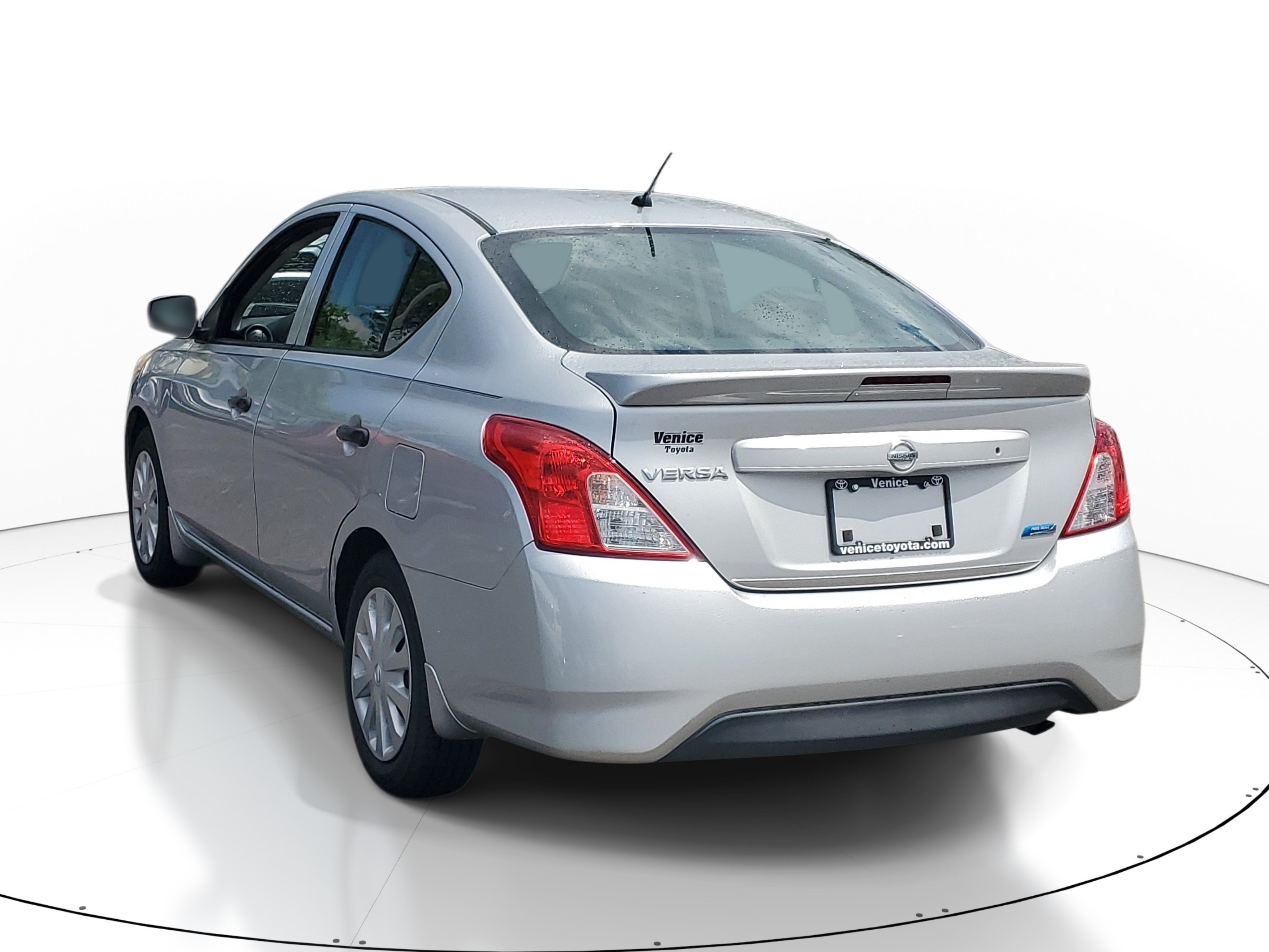 Used 2016 Nissan Versa S Plus FWD image 4