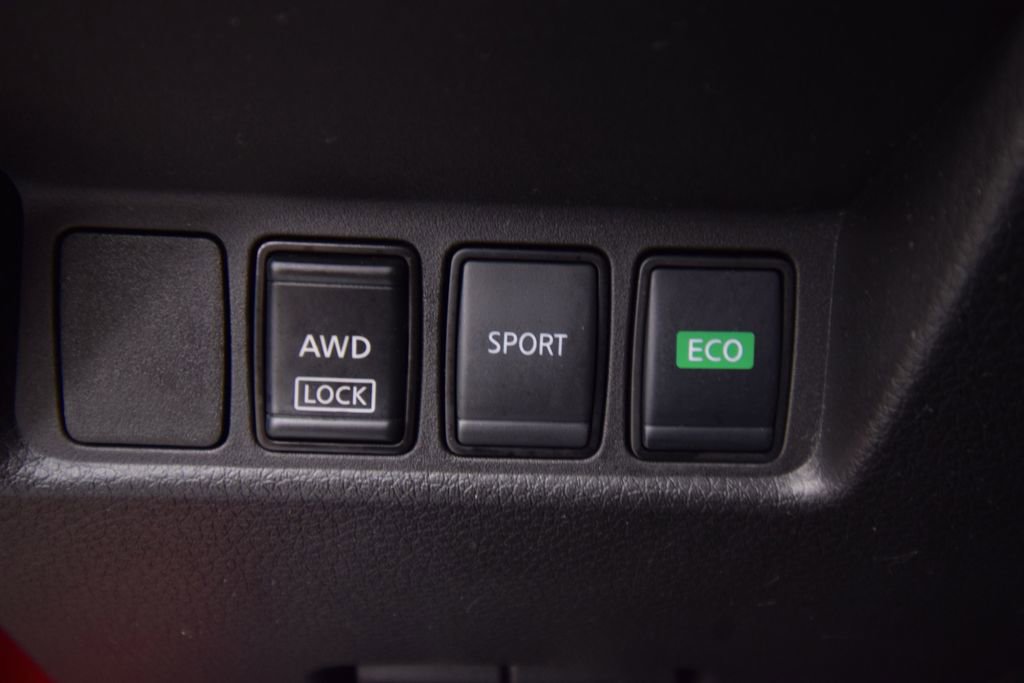 Used 2022 Nissan Rogue Sport S image 36