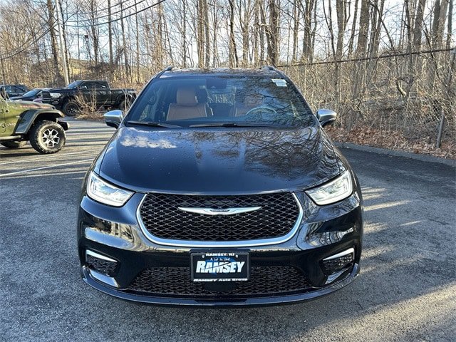 New 2026 Chrysler Pacifica Pinnacle AWD/4WD image 3
