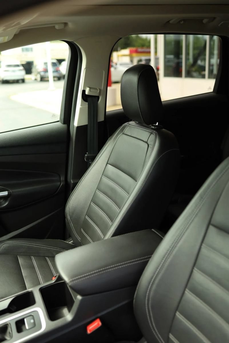 Used 2018 Ford Escape Titanium w/ Ford Safe & Smart Package FWD image 15