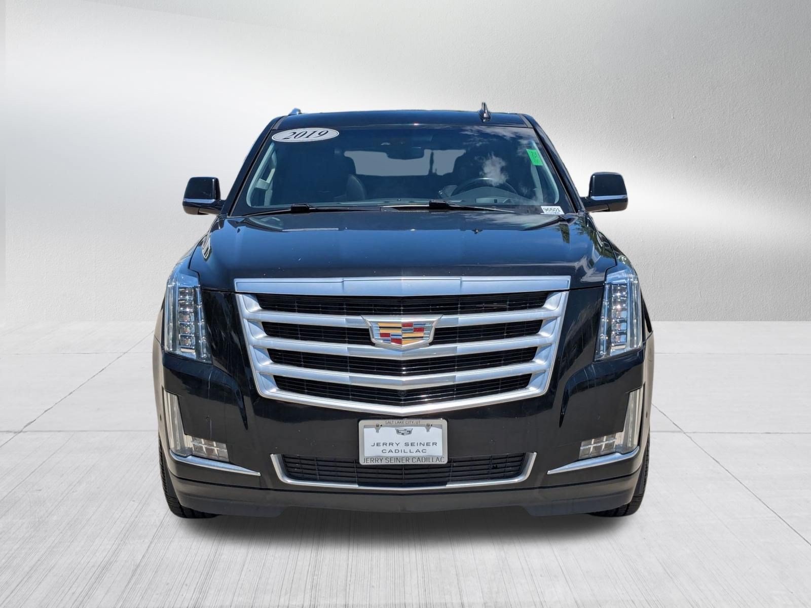 Used 2019 Cadillac Escalade Luxury AWD/4WD image 8