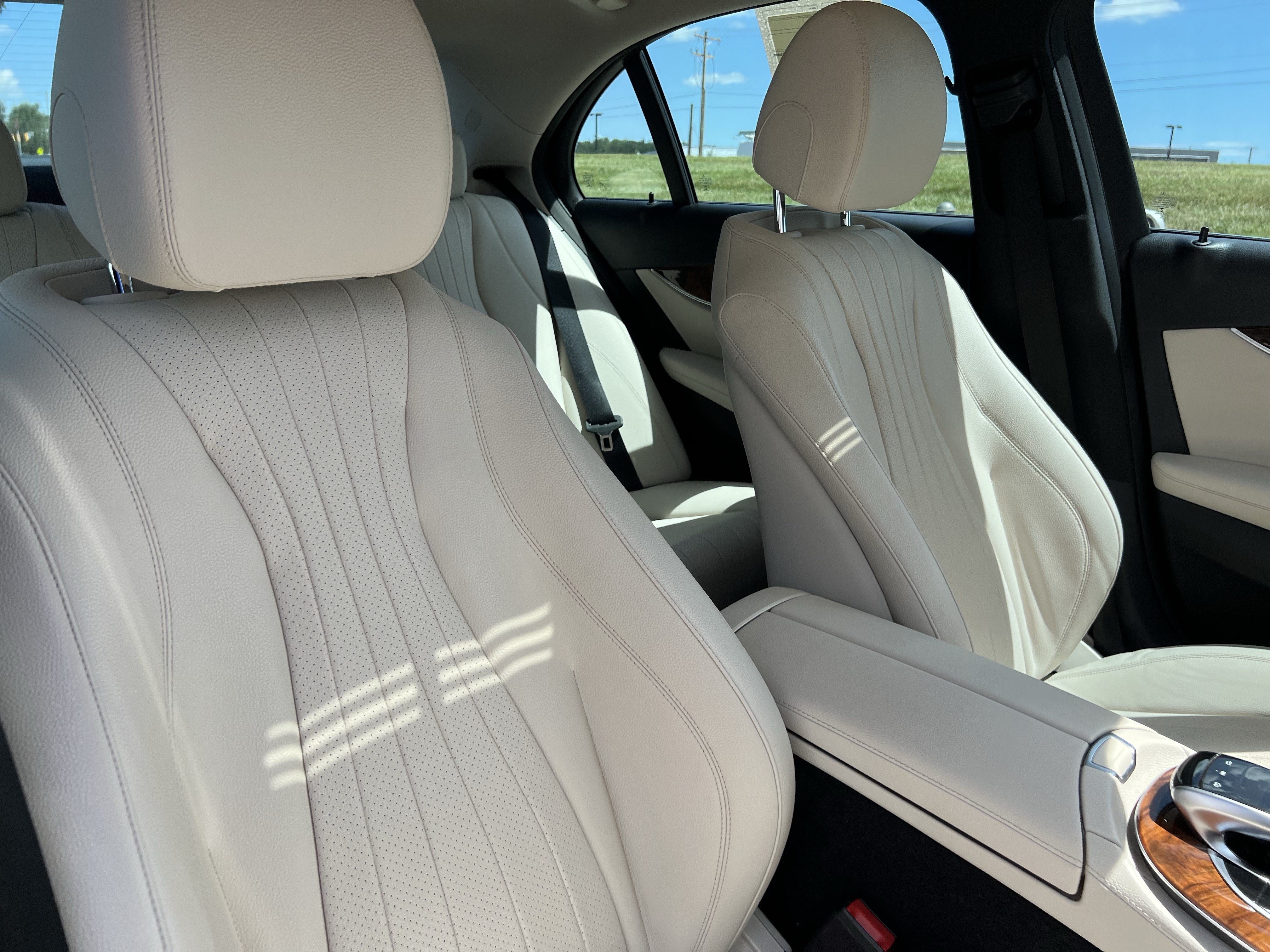 Used 2019 Mercedes-Benz E 300 4MATIC image 34