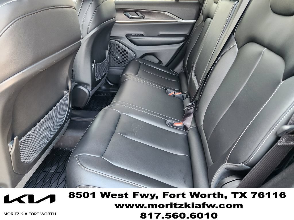 Used 2025 Jeep Grand Cherokee Limited w/ Black Appearance Package AWD/4WD image 28