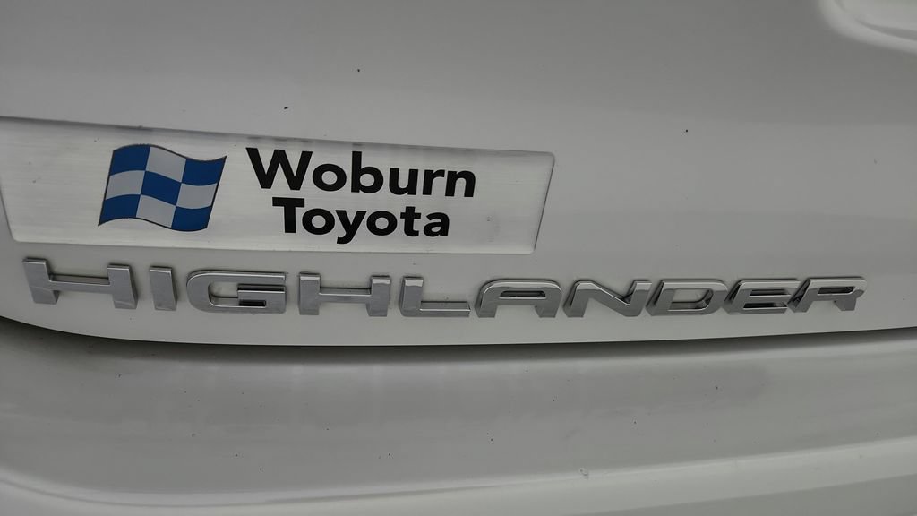 Certified 2024 Toyota Highlander XLE AWD/4WD image 13
