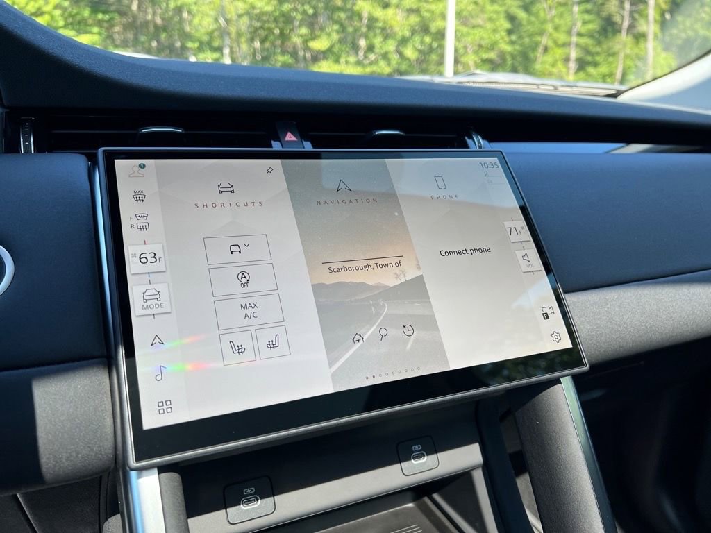 New 2025 Land Rover Discovery Sport S image 16