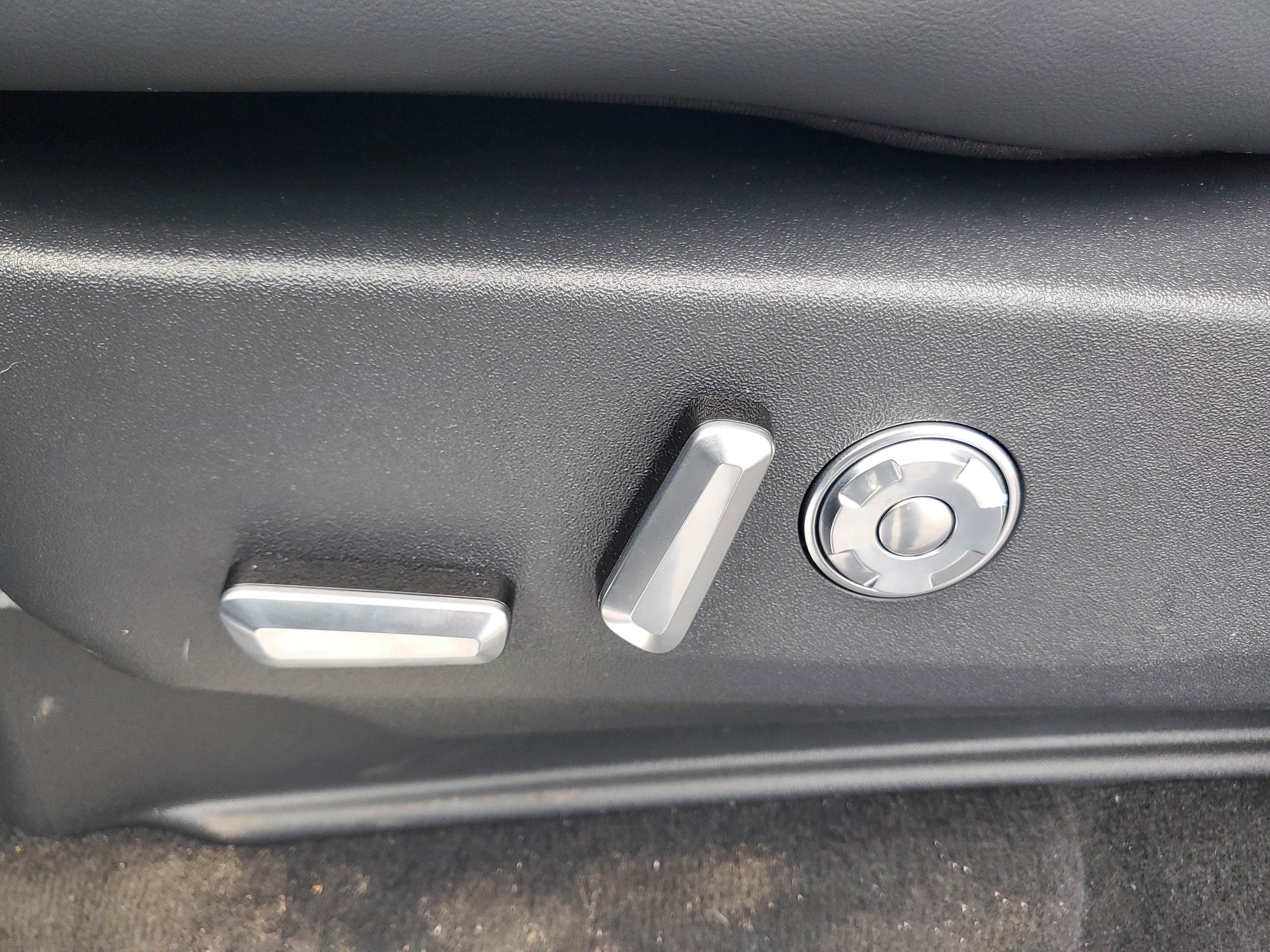 New 2026 Lincoln Navigator L Reserve w/ Jet Appearance Package image 13