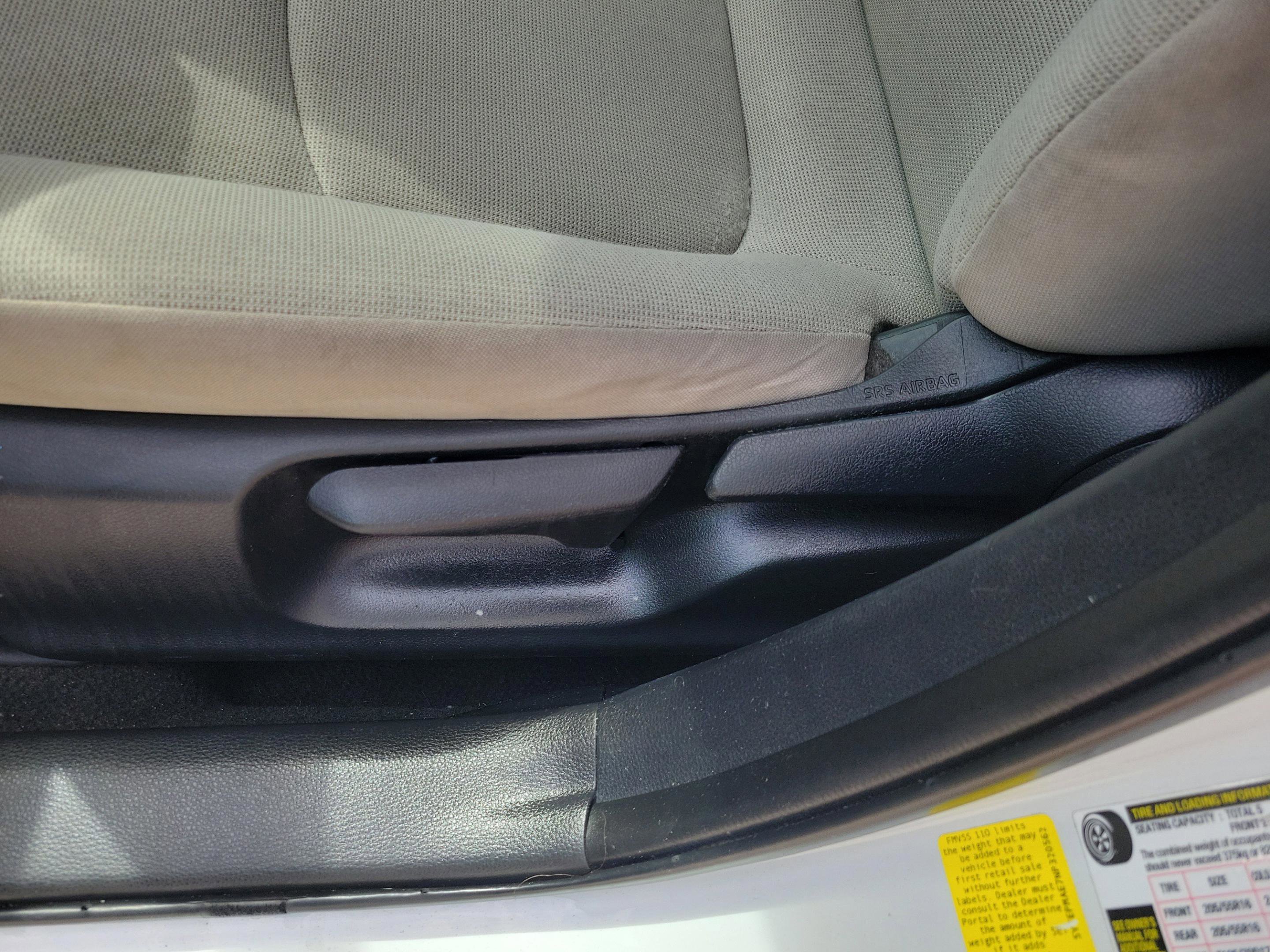 Used 2022 Toyota Corolla LE FWD image 10