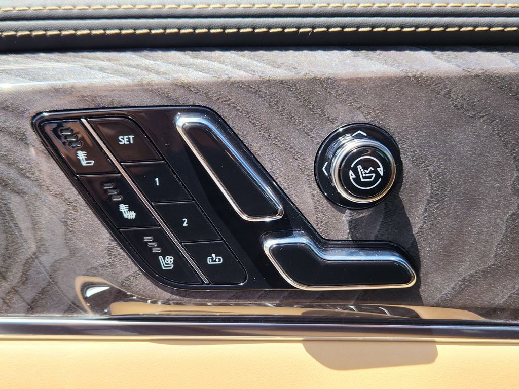 New 2025 Cadillac Escalade IQ Luxury 2 AWD/4WD image 16