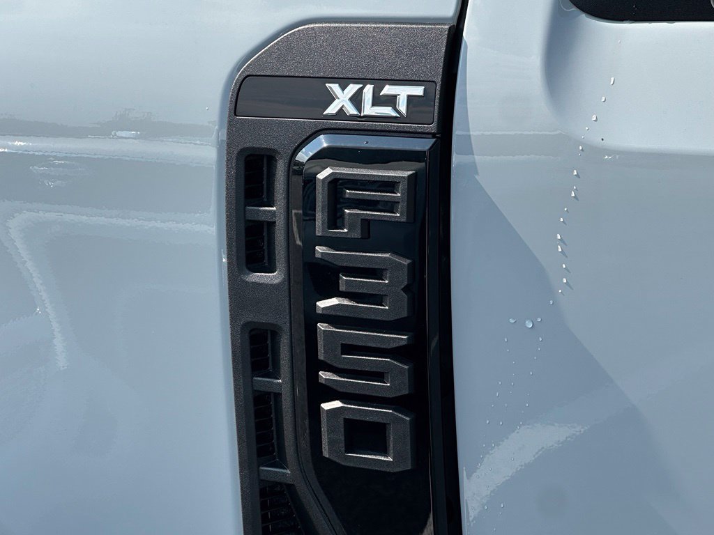 New 2026 Ford F350 XLT w/ XLT Premium Package AWD/4WD image 32