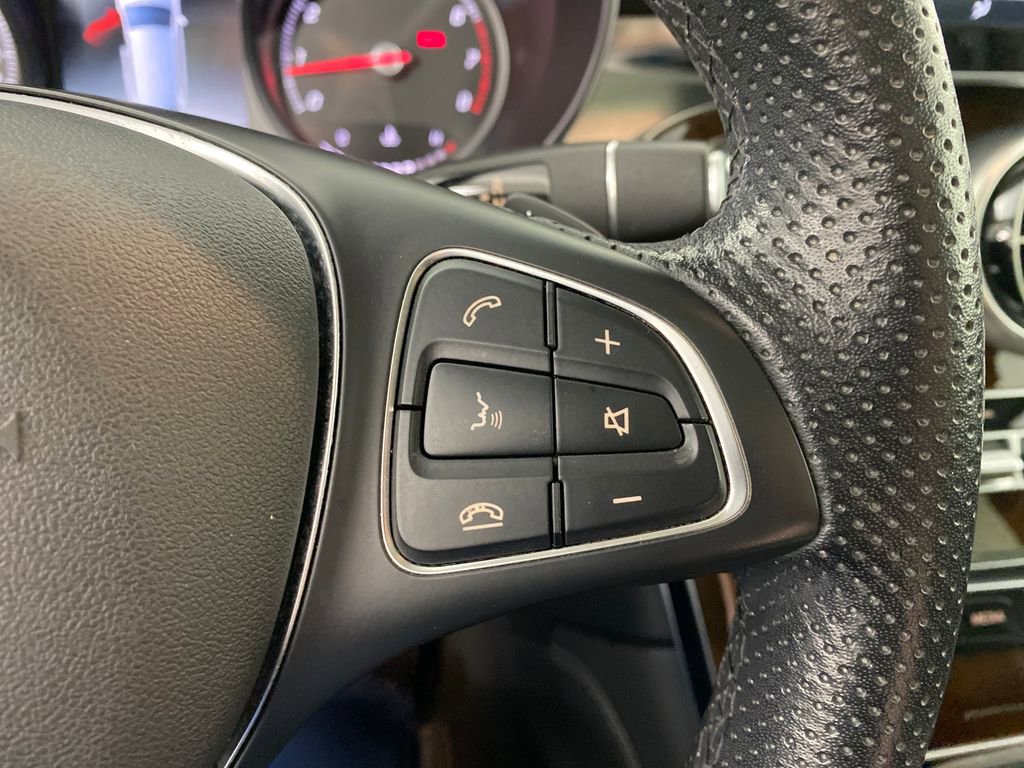 Used 2019 Mercedes-Benz GLC 300 4MATIC image 15