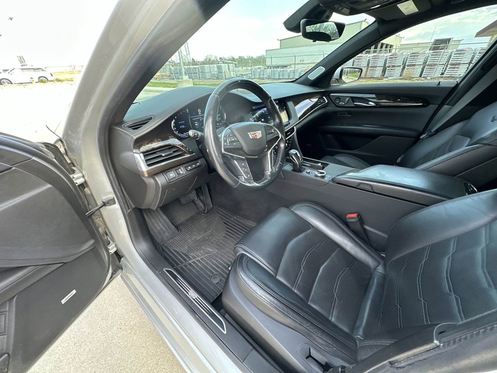Used 2020 Cadillac CT6 Premium Luxury w/ LPO, Exterior Accent Package AWD/4WD image 10