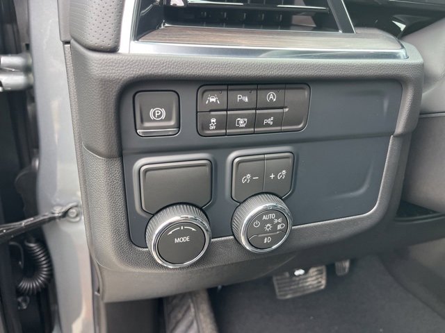 New 2026 Chevrolet Suburban Premier image 20