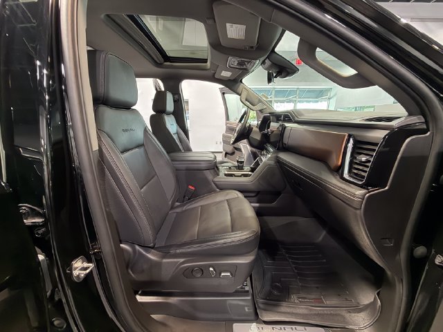 Used 2023 GMC Sierra 1500 Denali w/ Denali Reserve Package AWD/4WD image 14
