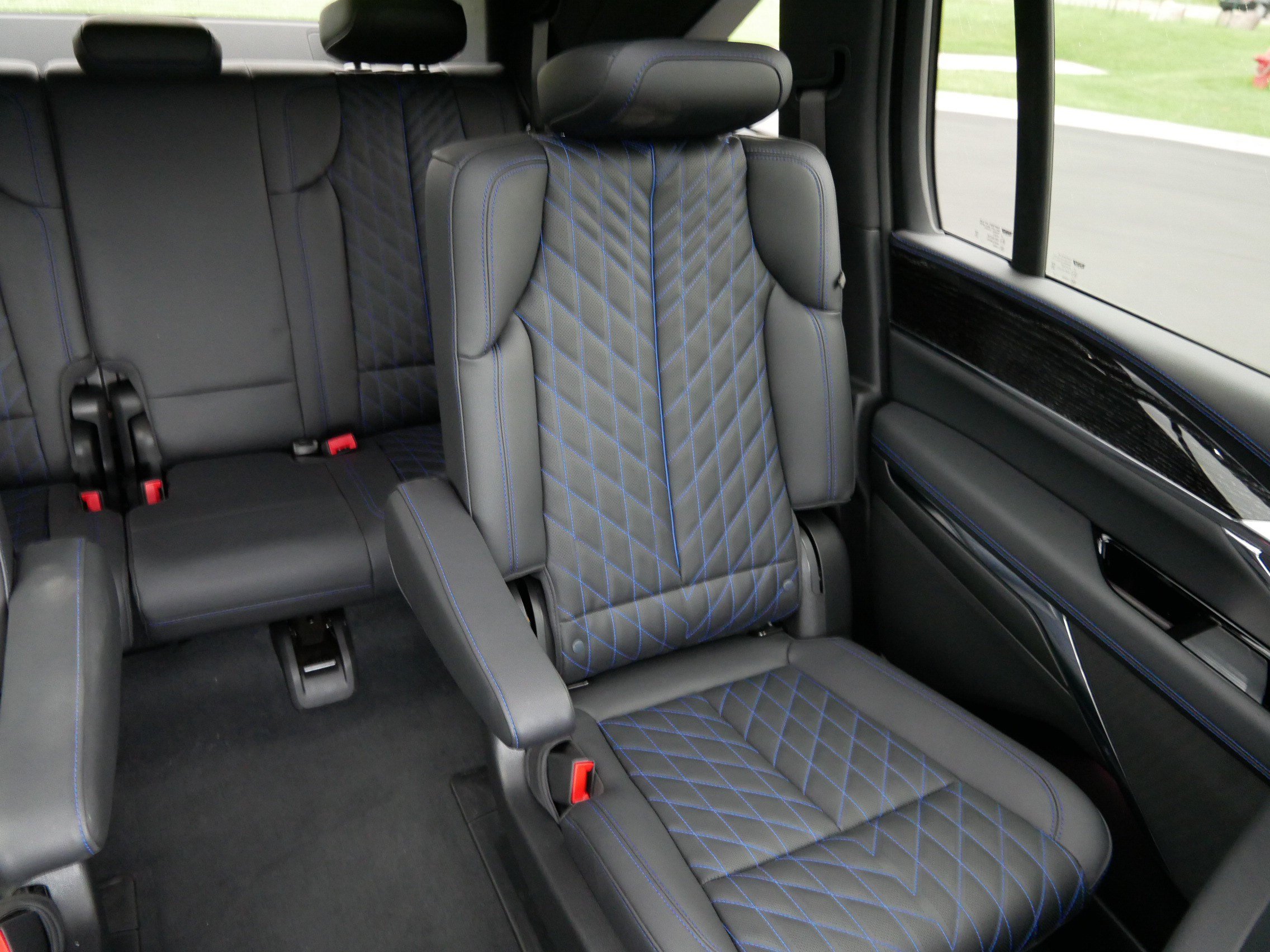 Certified 2025 Cadillac Escalade IQ Sport 1 w/ Smart Trailering package AWD/4WD image 13