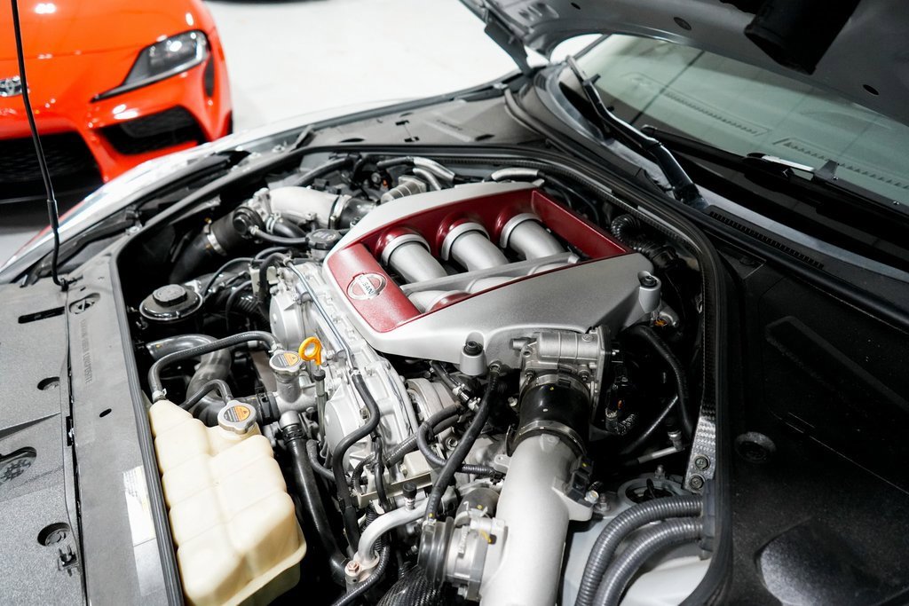 Used 2020 Nissan GT-R Premium image 27